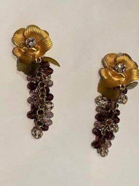 Vintage Unsigned Runway Grape Cluster Drop Clip On Earrings Amethyst Statement